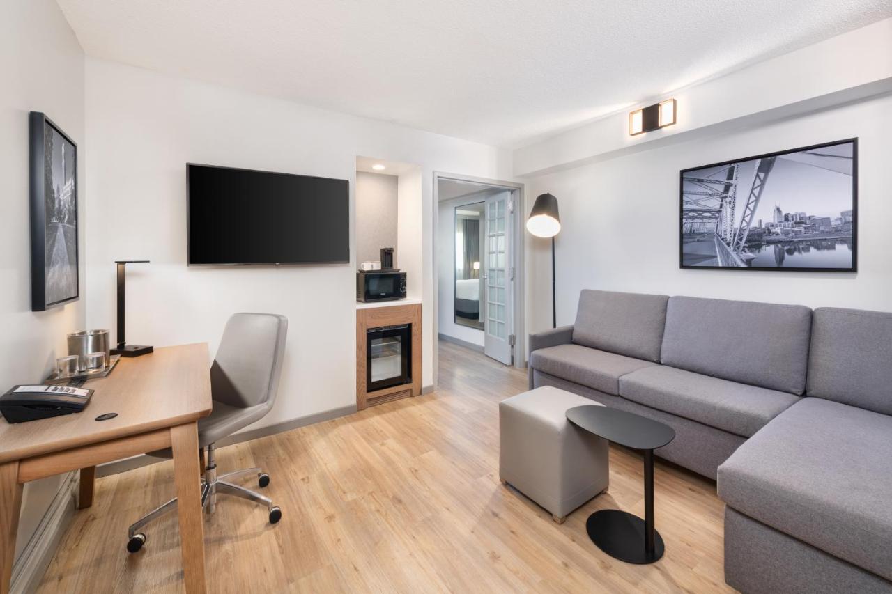 One-Bedroom King Suite - Non-Smoking at Radisson Hotel Nashville Airport