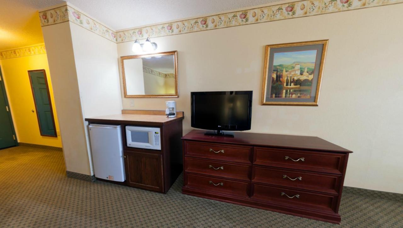 Studio Suite with One King Bed/Sofa Bed - Non Smoking at Country Inn & Suites by Radisson, St. Cloud East, MN