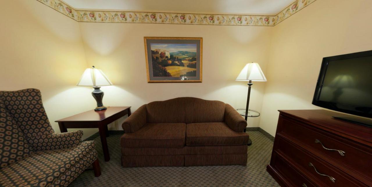 | Country Inn & Suites by Radisson, St. Cloud East, MN