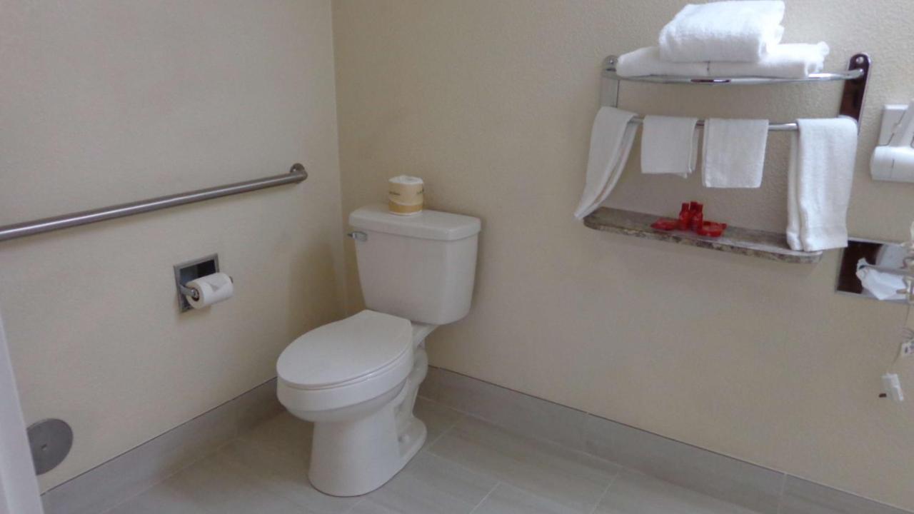 King Room with Mobility Accessible Tub at SureStay Hotel by Best Western Childress