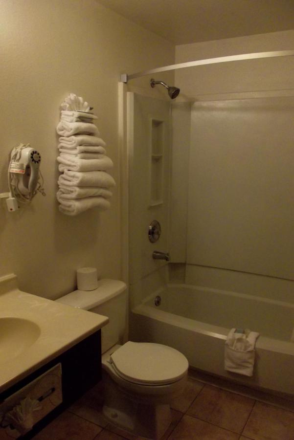 Queen Room - Non-Smoking at Super 8 by Wyndham Elko
