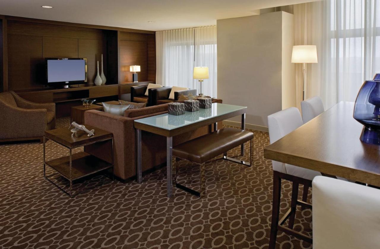 Deluxe Suite at Hyatt Regency O'Hare Chicago
