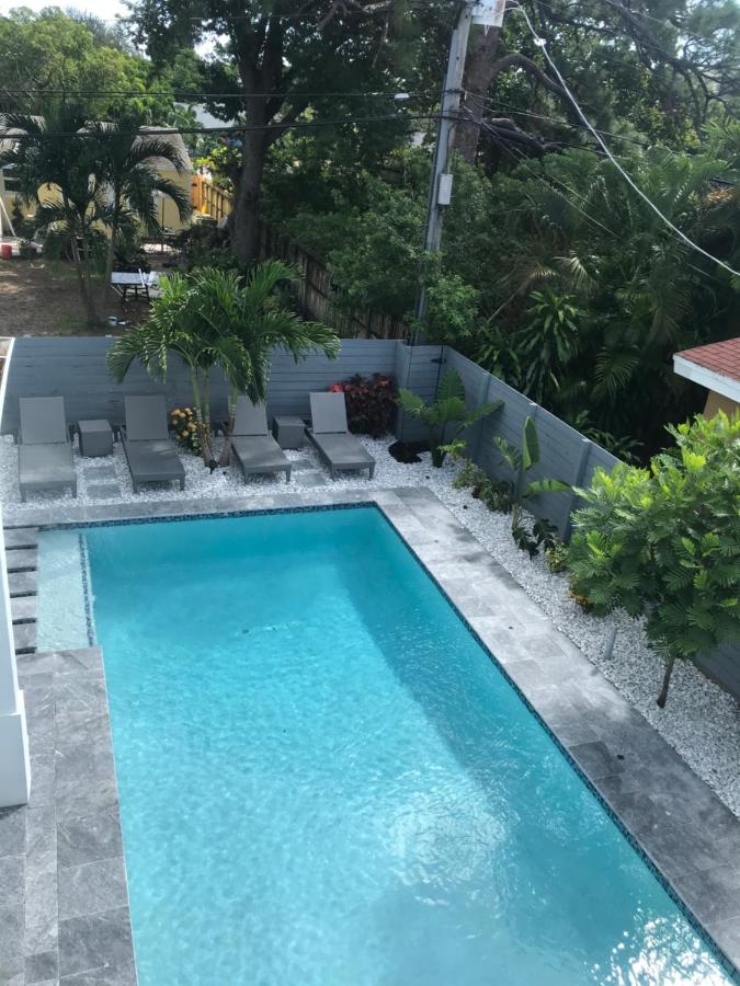 | CASA HERMÈS Wilton Manor - Gay Guesthouse