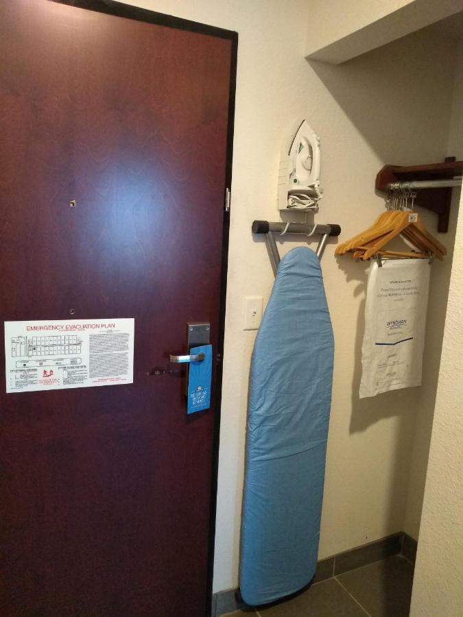 King Room - Disability Access/Non-Smoking at Days Inn by Wyndham Alva