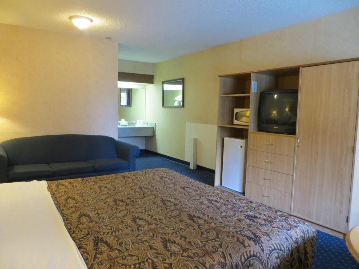 King Room -Smoking at Grand Park Inn Anaheim Maingate