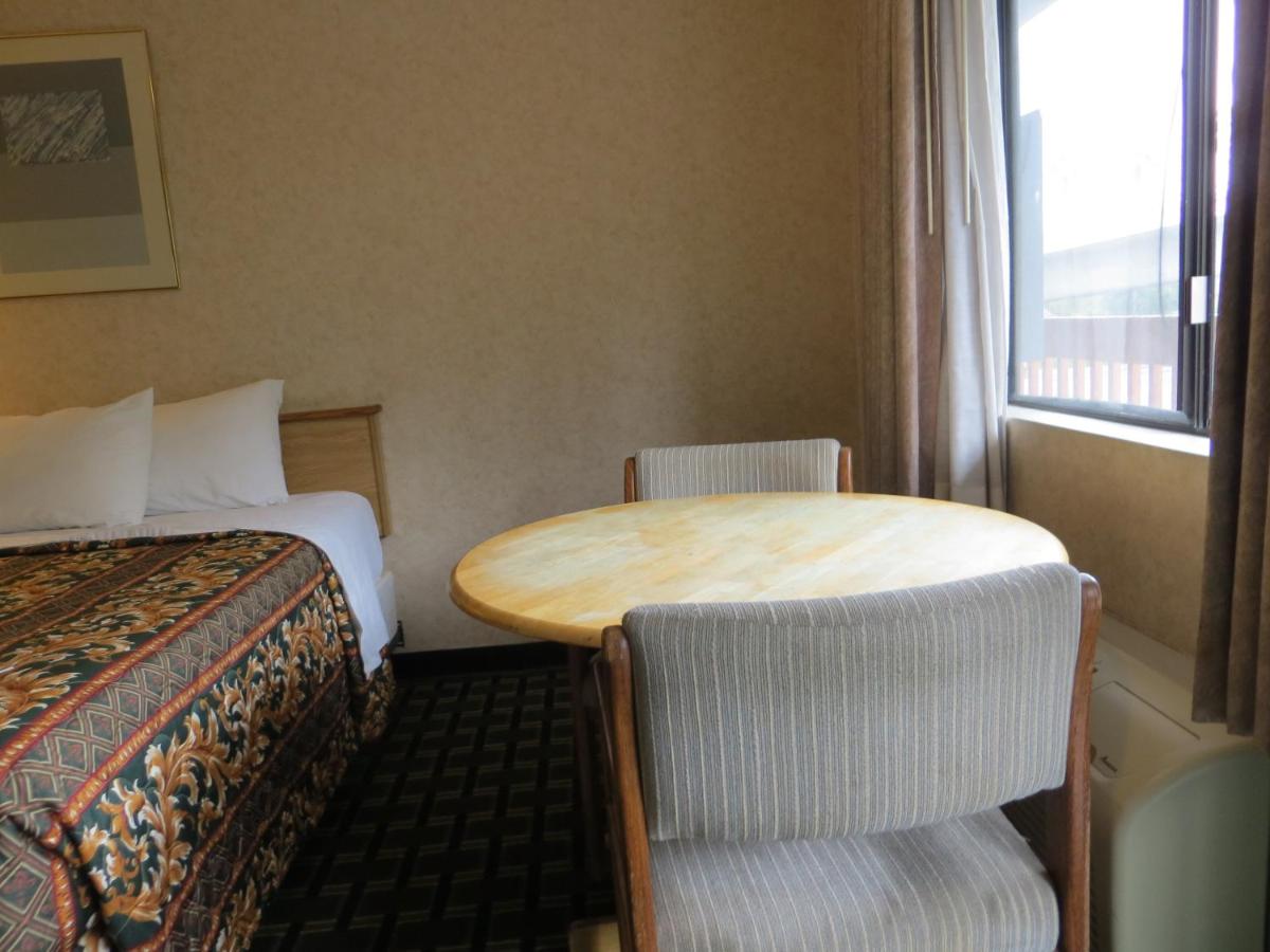 King Room - Non-Smoking at Grand Park Inn Anaheim Maingate