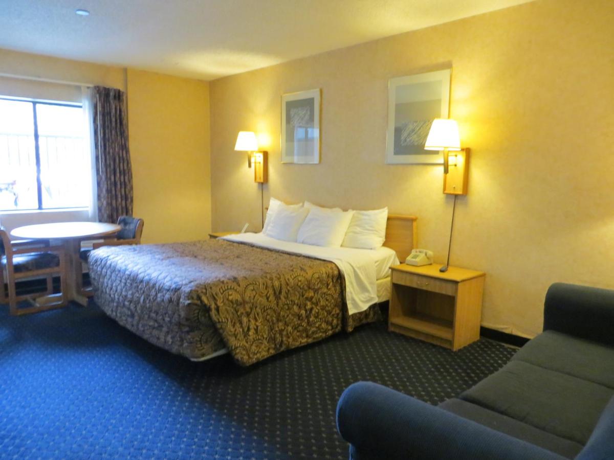 King Room - Non-Smoking at Grand Park Inn Anaheim Maingate