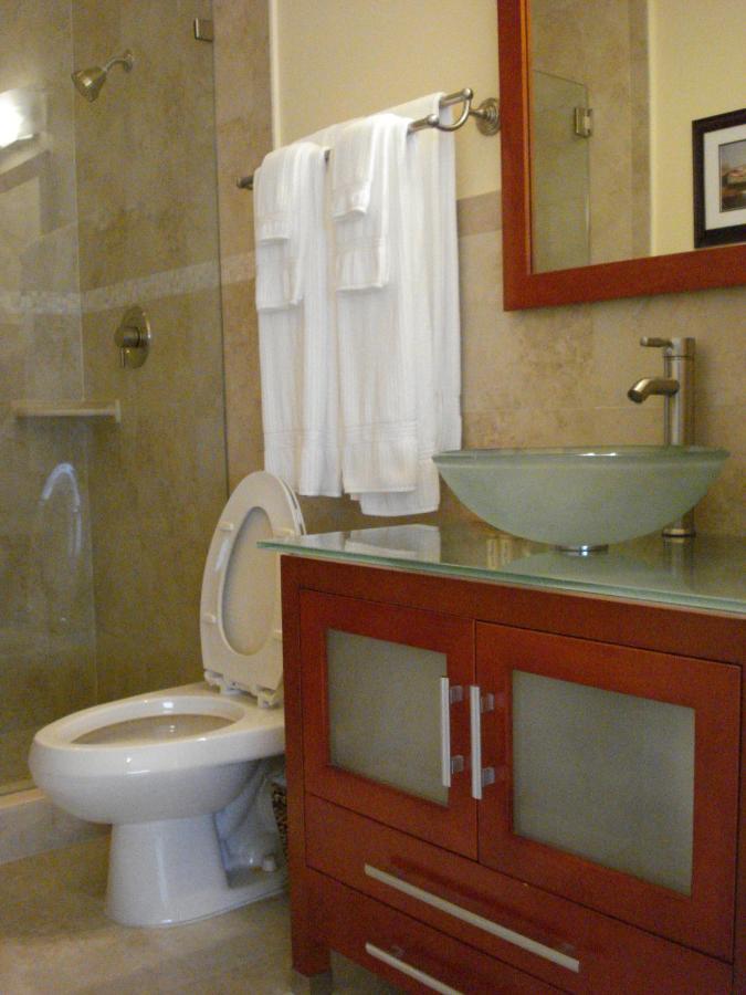 Deluxe Studio at Westover Arms Hotel