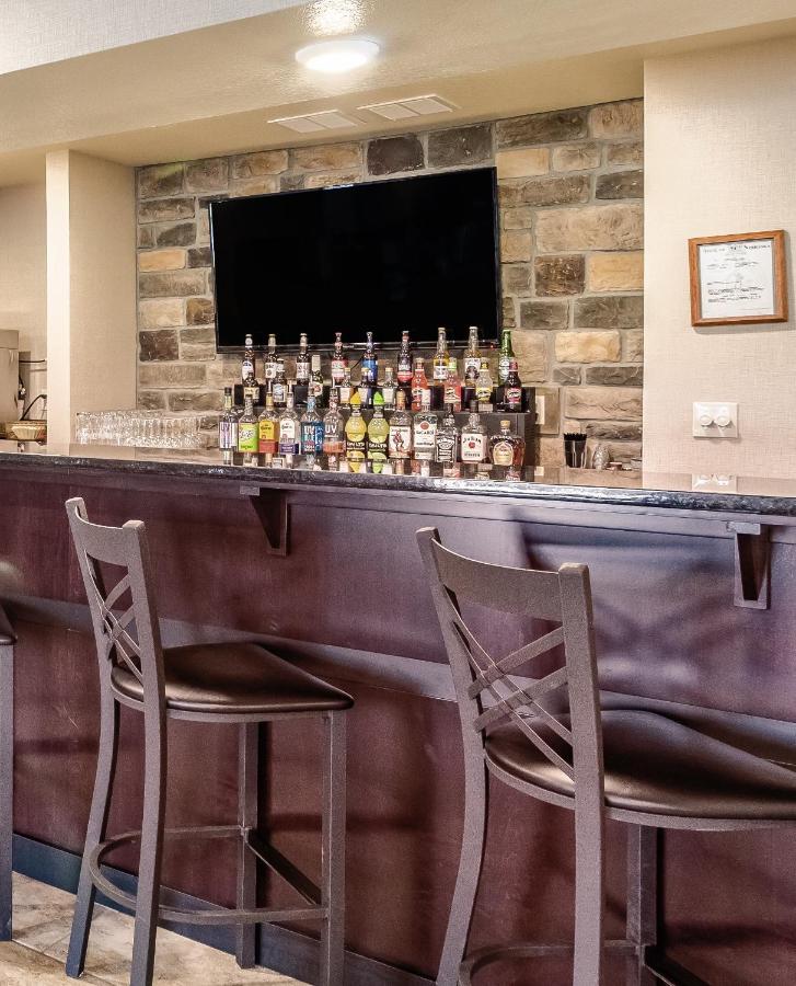 | Cobblestone Inn & Suites - Bridgeport