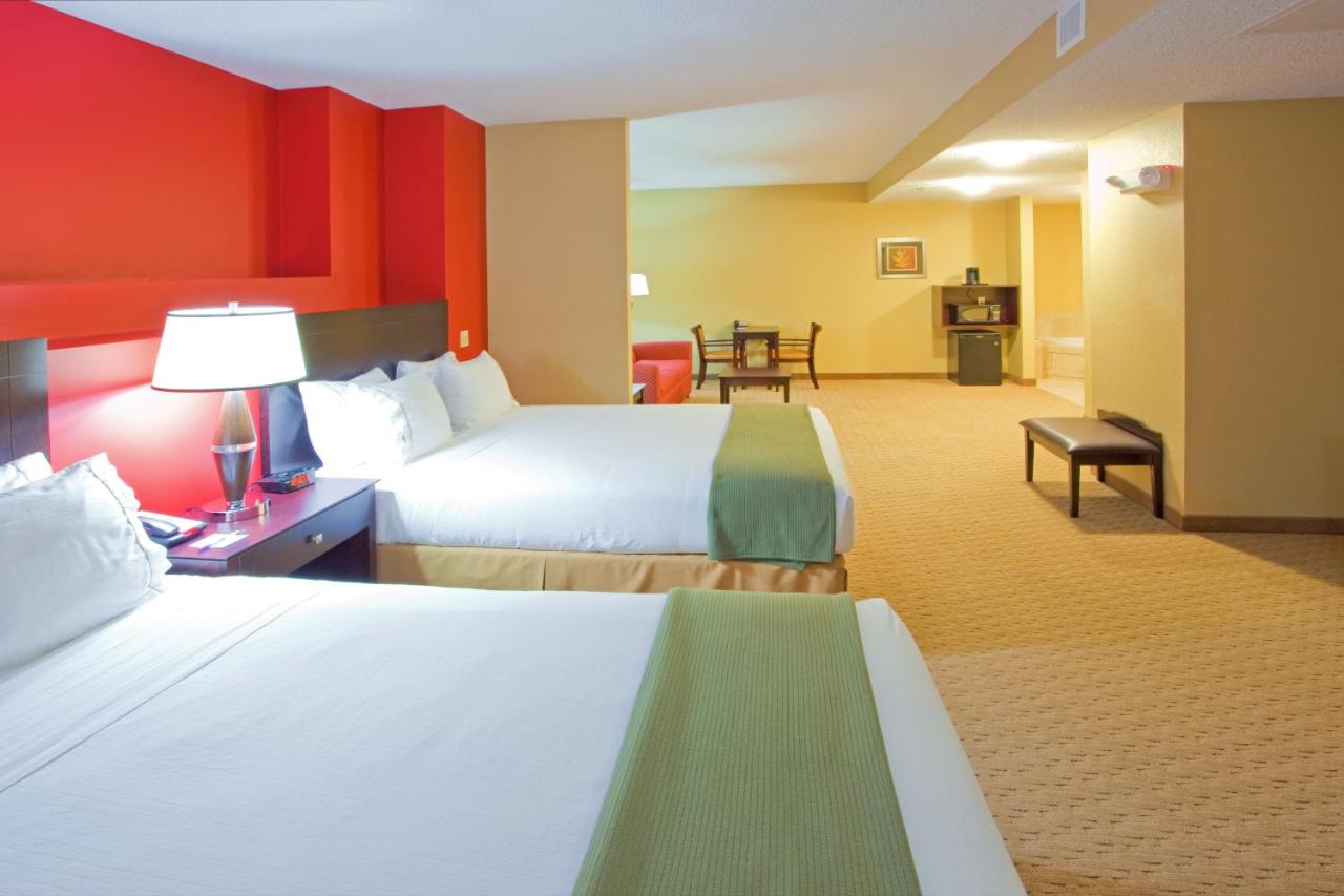 Queen Suite - Disability Access at Holiday Inn Express Baltimore Downtown, an IHG Hotel