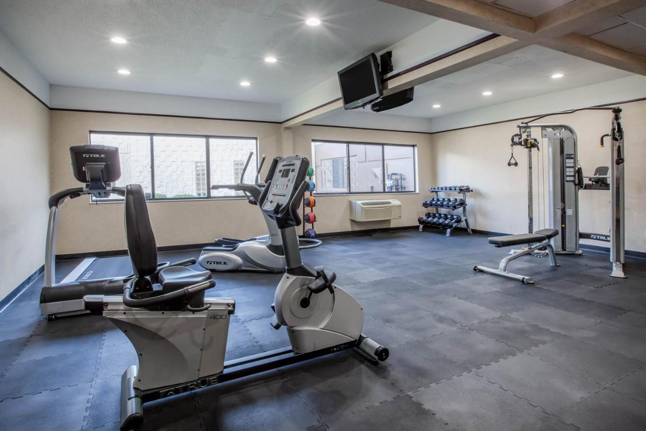  | Days Inn & Suites by Wyndham Rochester Hills MI