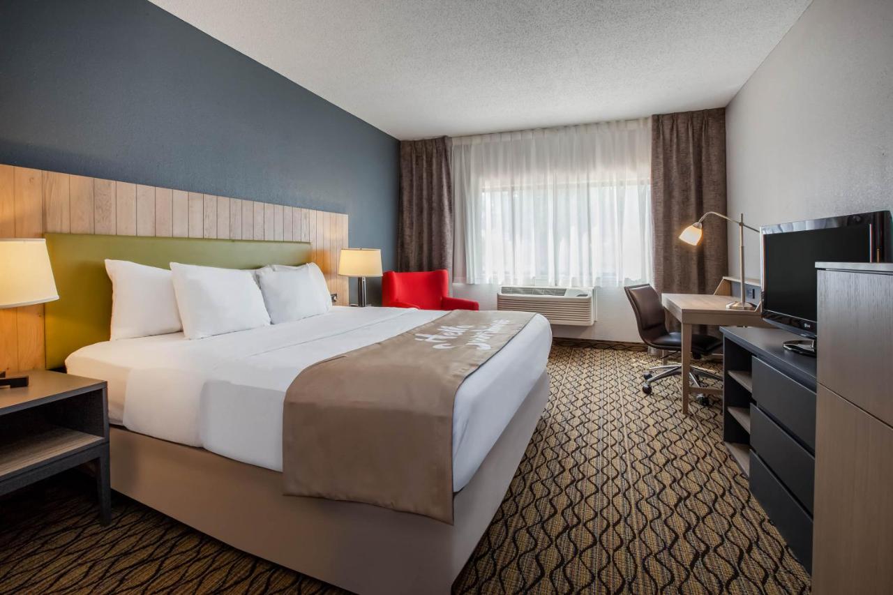  | Days Inn & Suites by Wyndham Rochester Hills MI
