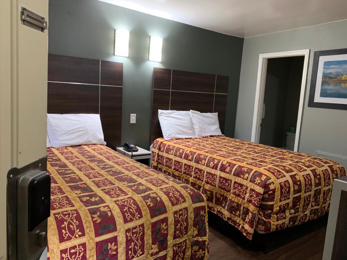 | Red Carpet Inn - Norristown