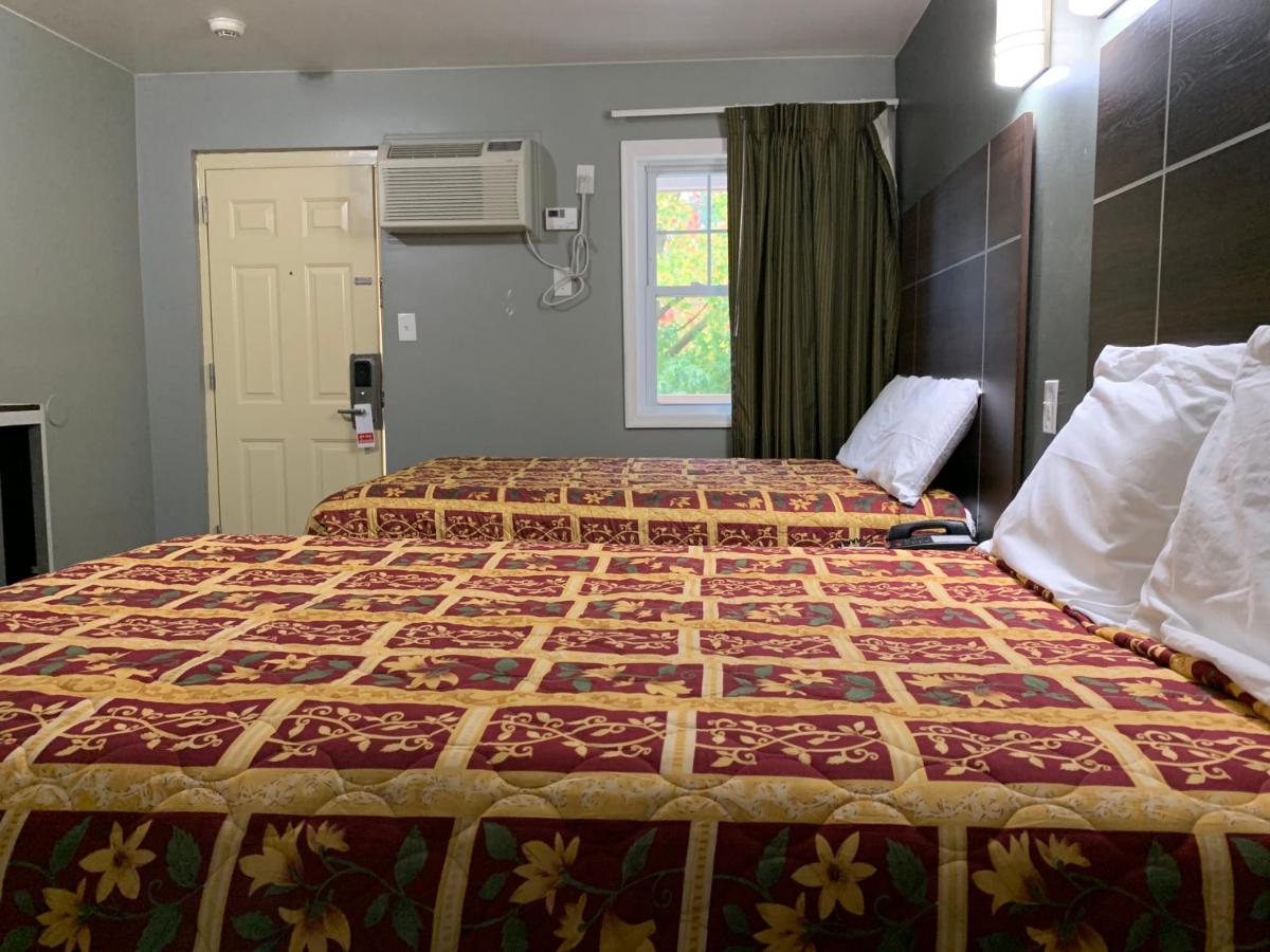 | Red Carpet Inn - Norristown