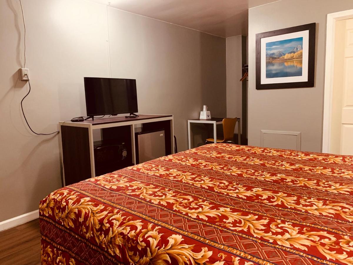 | Red Carpet Inn - Norristown