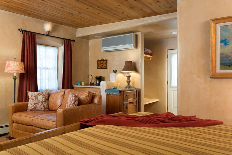 | El Farolito B&B Inn
