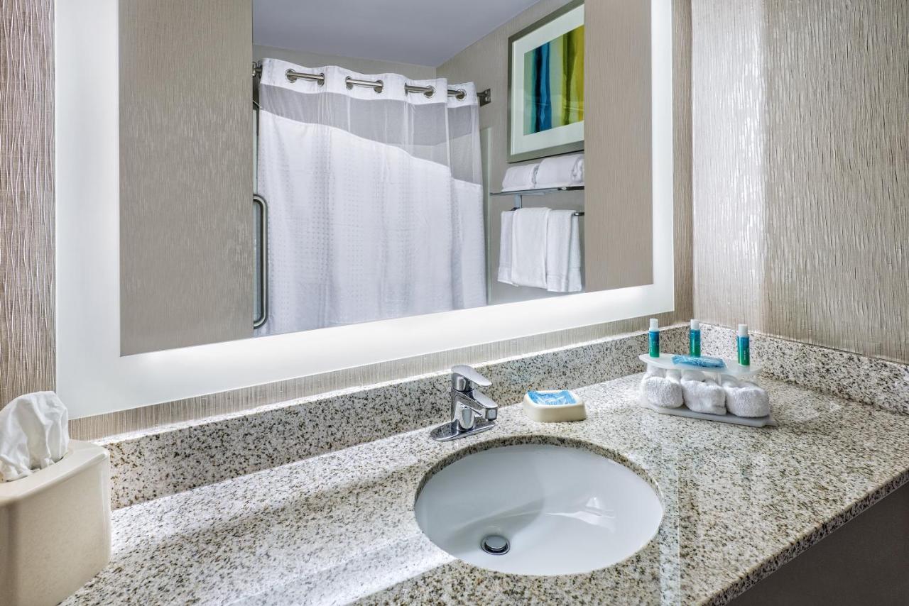 | Holiday Inn Express Hotel & Suites Fort Worth Southwest I-20, an IHG Hotel