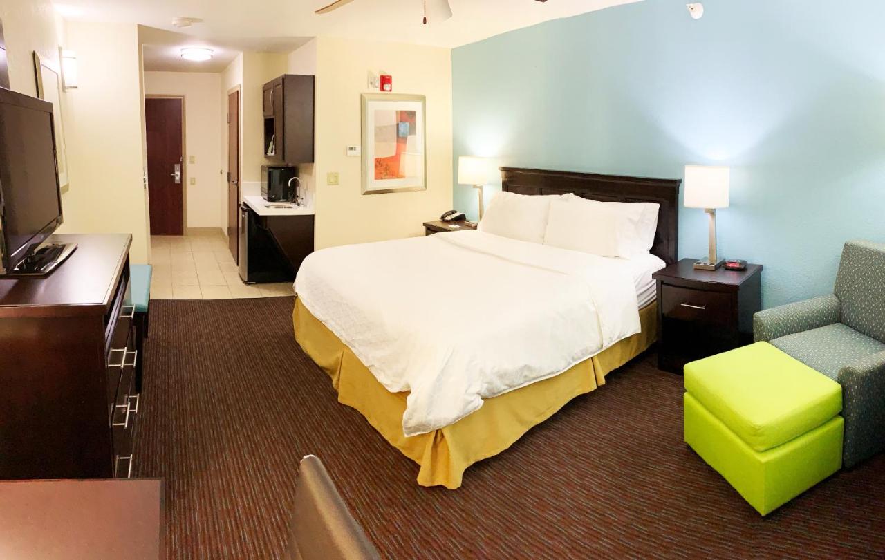 King Room - Disability Access at Holiday Inn Express Hotel & Suites Gainesville by IHG