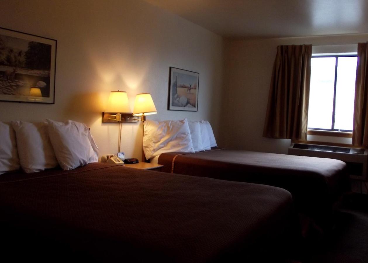 Queen Room with Two Queen Beds - Non-Smoking at Travelodge by Wyndham Elko NV
