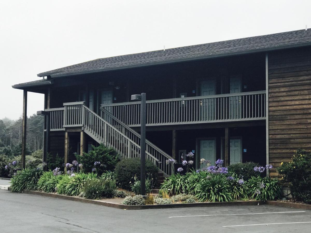 | Holiday Inn Express Fort Bragg, an IHG Hotel