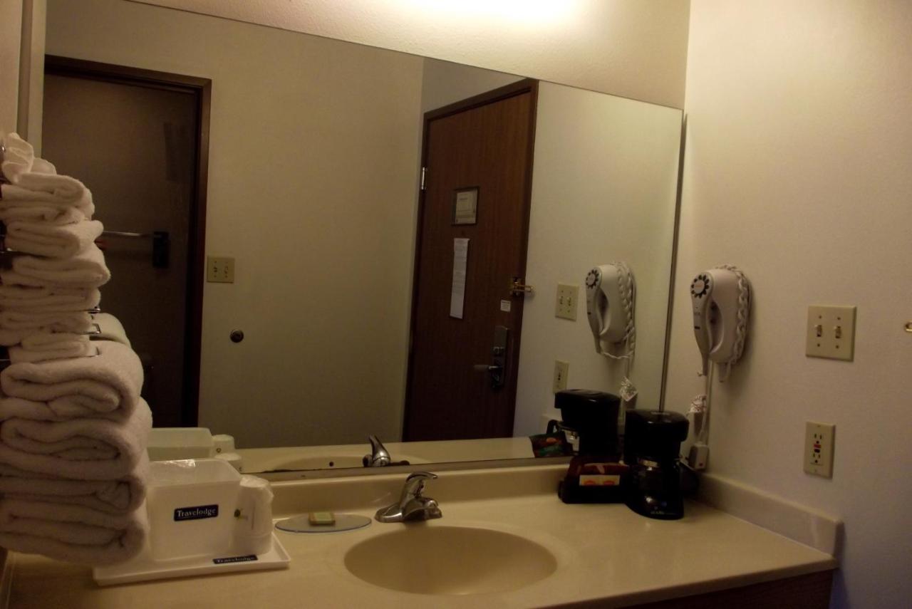 Queen Room with Two Queen Beds - Non-Smoking at Travelodge by Wyndham Elko NV