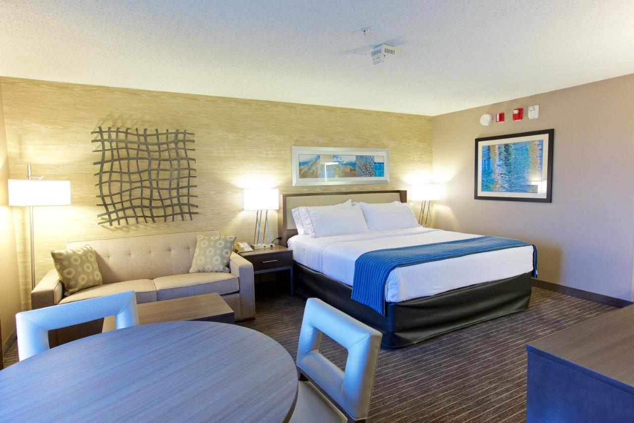  | Holiday Inn Express Fargo - West Acres, an IHG Hotel