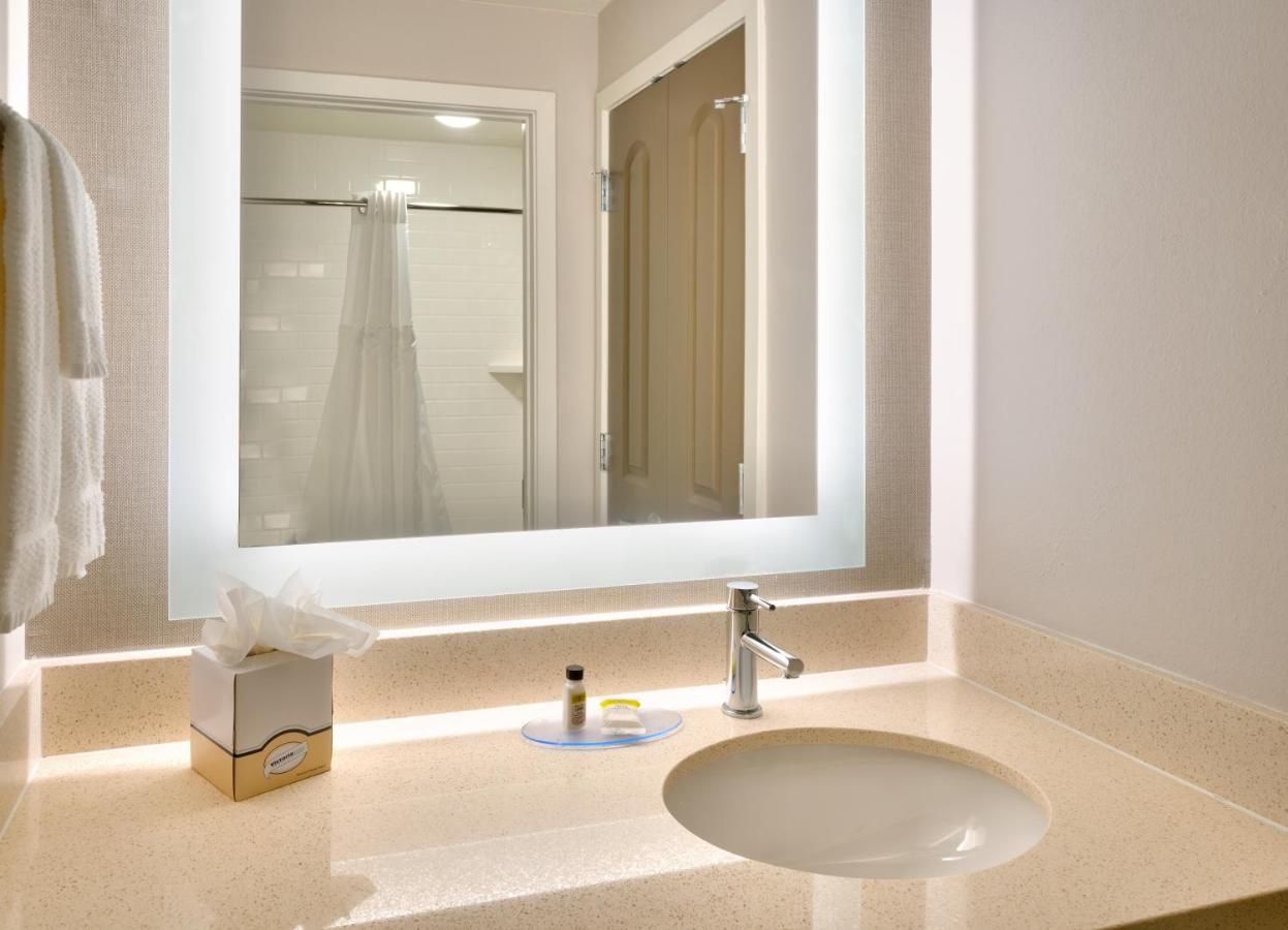 Two-Bedroom Suite at Staybridge Suites Gainesville I-75, an IHG Hotel
