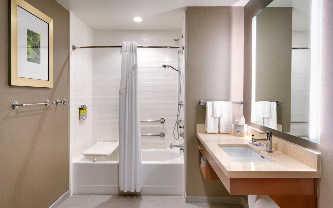 King Studio Suite - Mobility Acces Tub/Non-Smoking at Staybridge Suites Gainesville I-75, an IHG Hotel