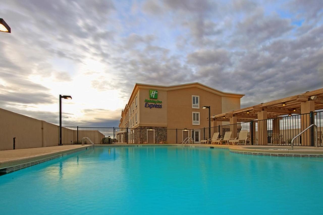 | Holiday Inn Express Sierra Vista, an IHG Hotel