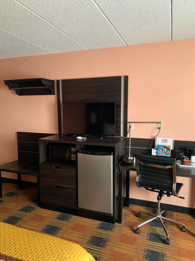 | Regency Inn & Suites Faribault