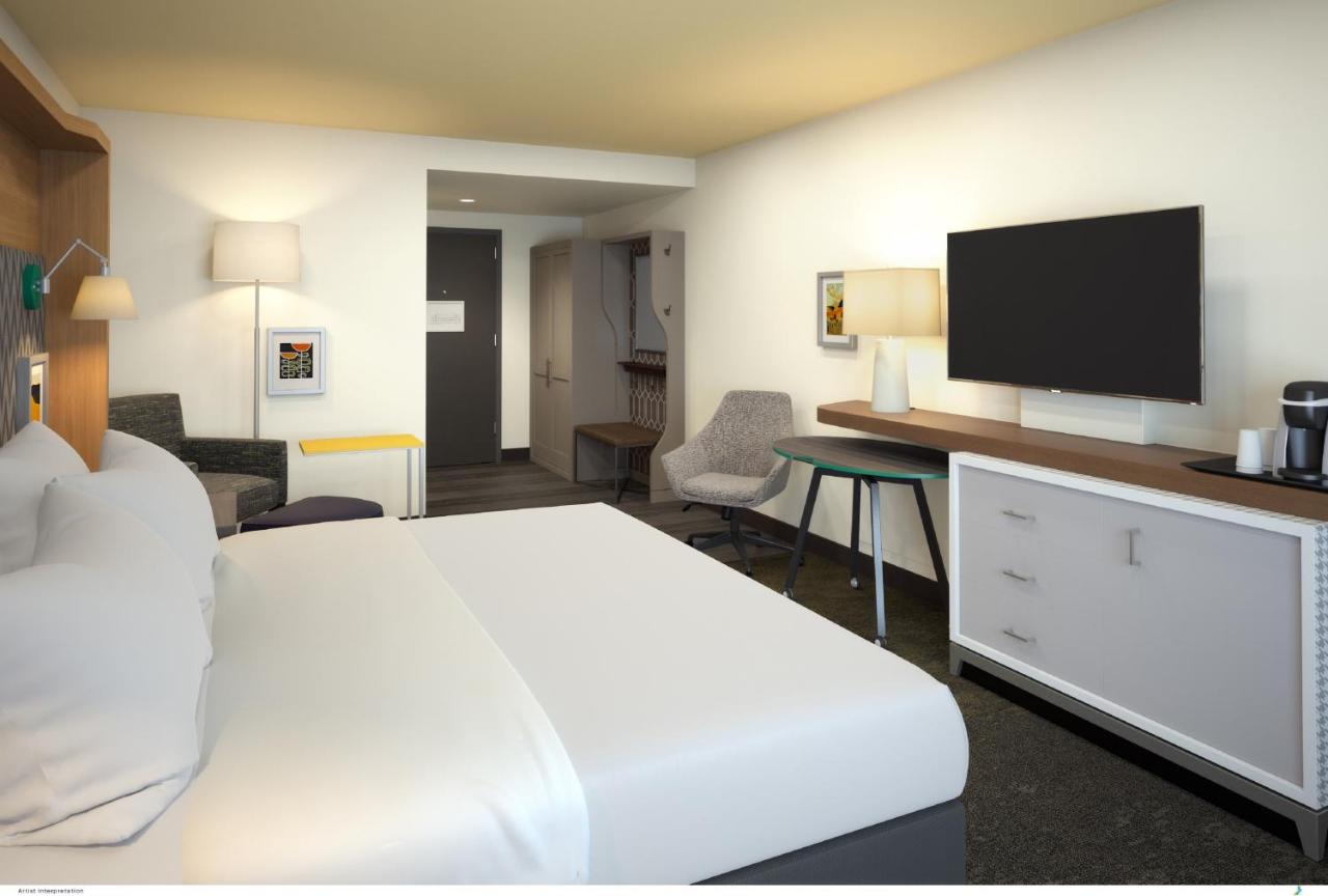 King Suite - Non-Smoking at Holiday Inn & Suites Decatur-Forsyth by IHG