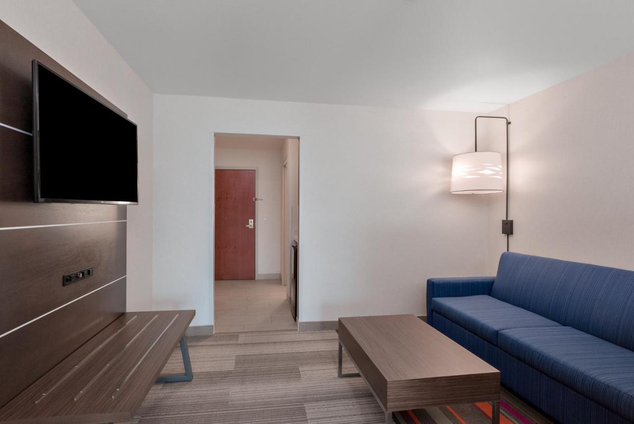 Queen Suite at Holiday Inn Express Ellensburg by IHG