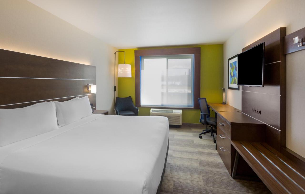 King Suite at Holiday Inn Express Ellensburg by IHG