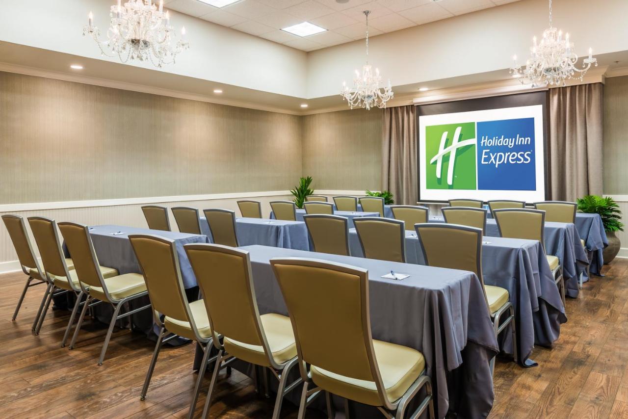 | Holiday Inn Express Fairhope - Point Clear, an IHG Hotel