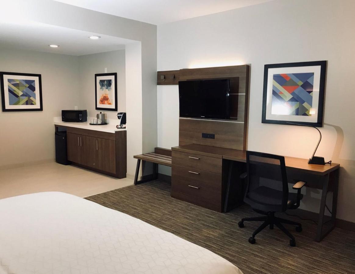 Executive King Room - Non-Smoking at Holiday Inn Express Fremont-Milpitas Central by IHG