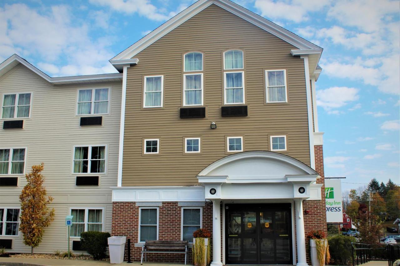 | Holiday Inn Express Durham-UNH, an IHG Hotel