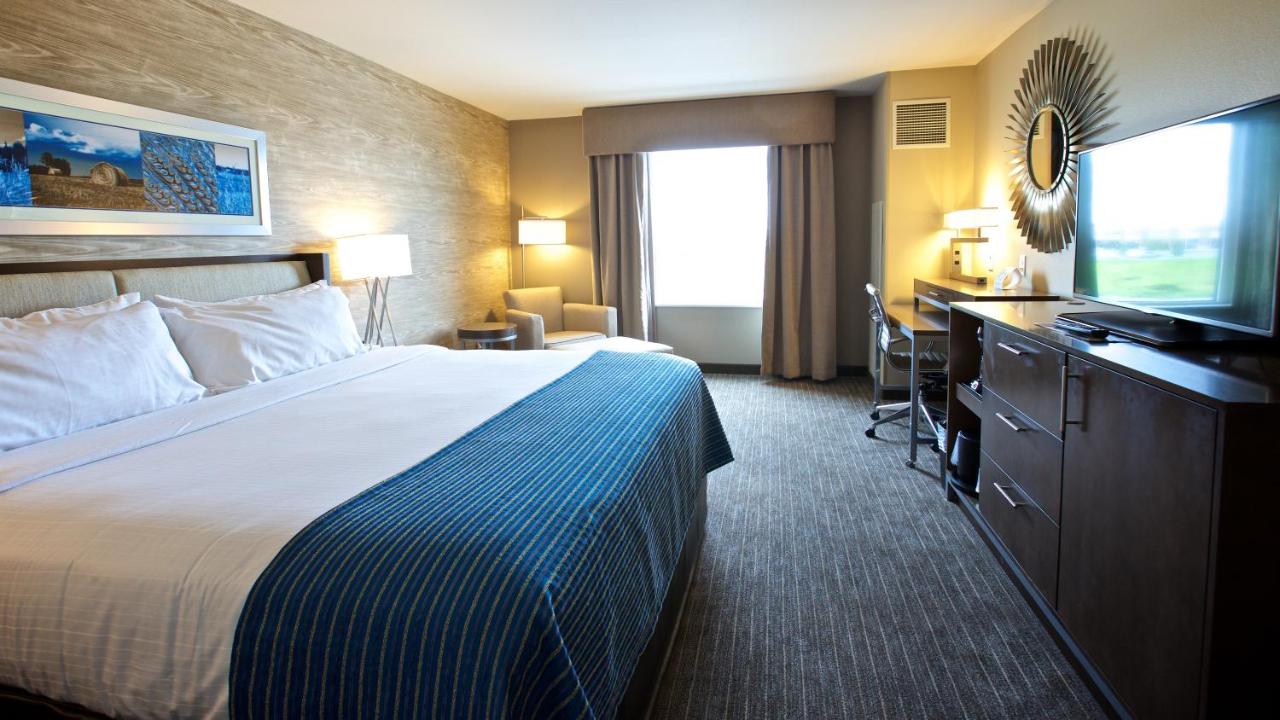 | Holiday Inn Express Fargo SW I94 Medical Center, an IHG Hotel