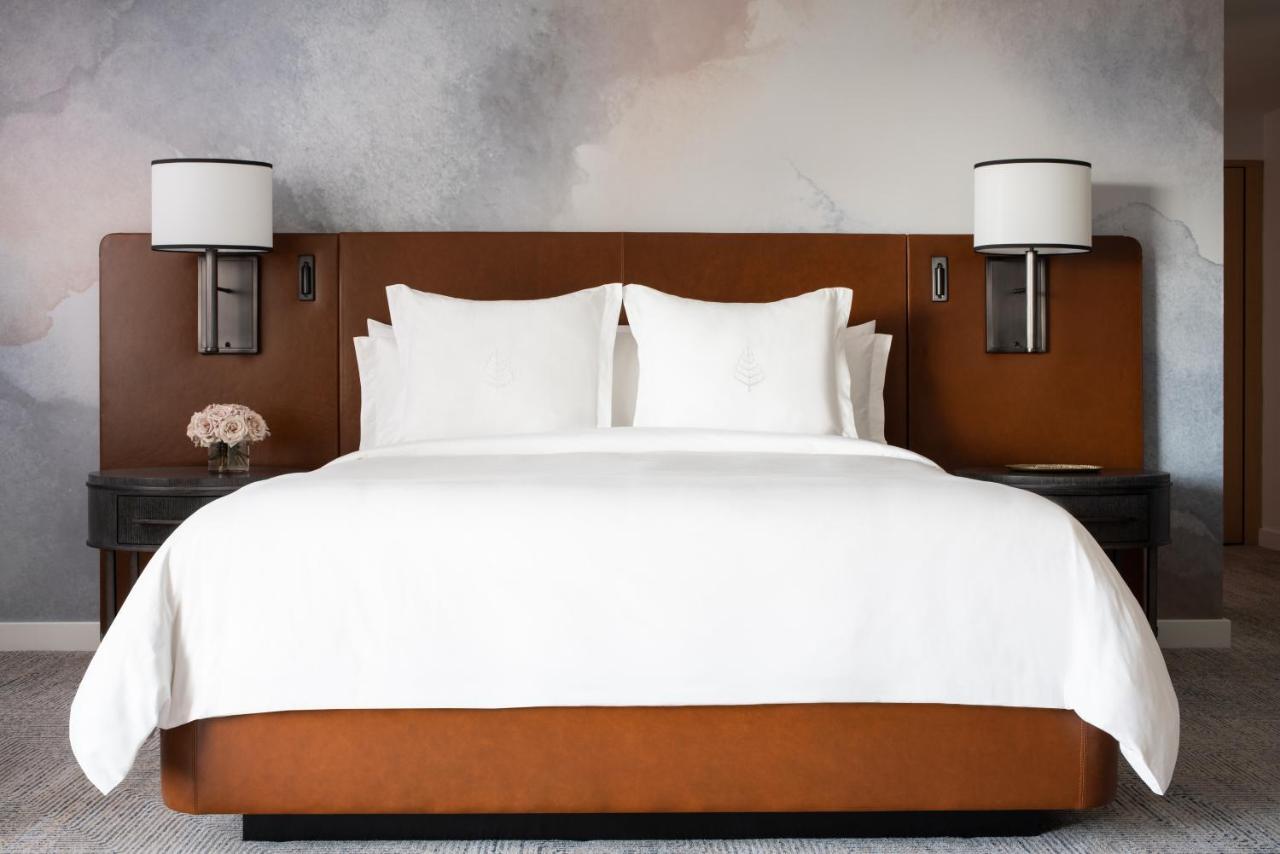 | Four Seasons Hotel Seattle