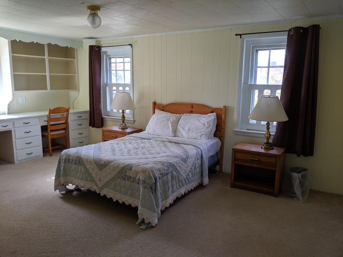| Spruce Lane Lodge and Cottages