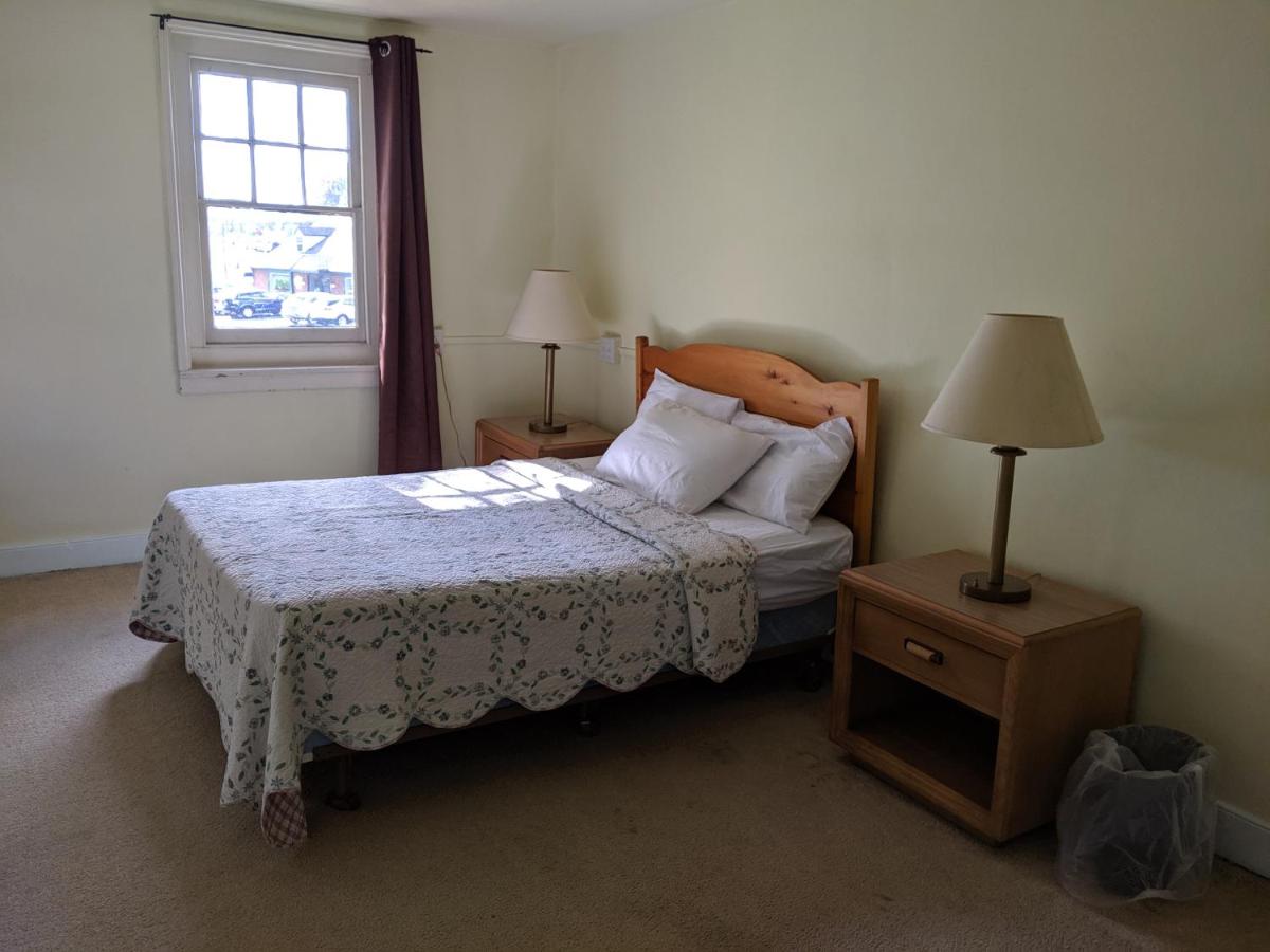 | Spruce Lane Lodge and Cottages