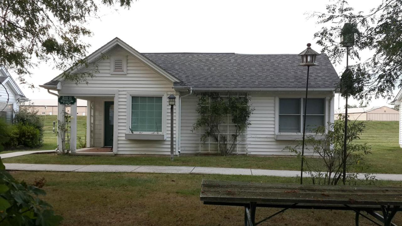 | Spruce Lane Lodge and Cottages