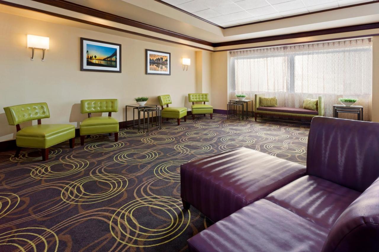  | Holiday Inn Clark - Newark, an IHG Hotel