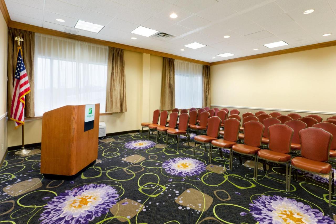  | Holiday Inn Clark - Newark, an IHG Hotel