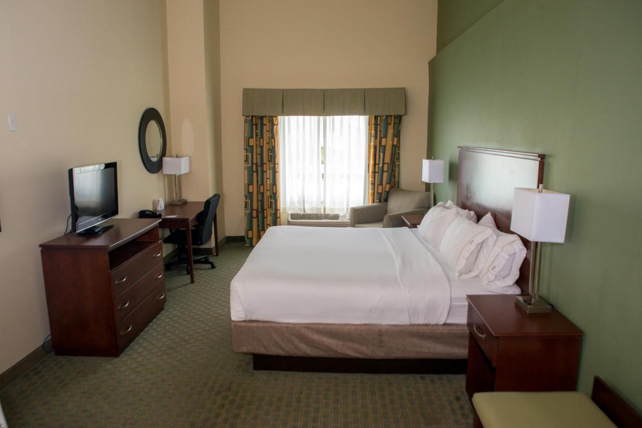  | Holiday Inn Express Hotel & Suites Cocoa