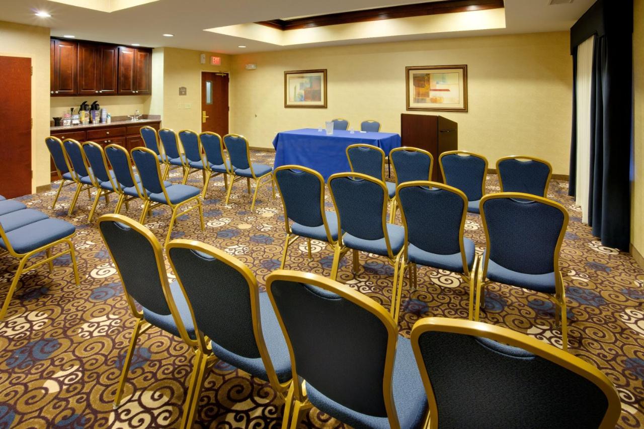 | Holiday Inn Express Tower Center New Brunswick, an IHG Hotel