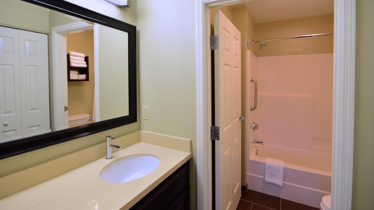 | Staybridge Suites - Cincinnati North, an IHG Hotel