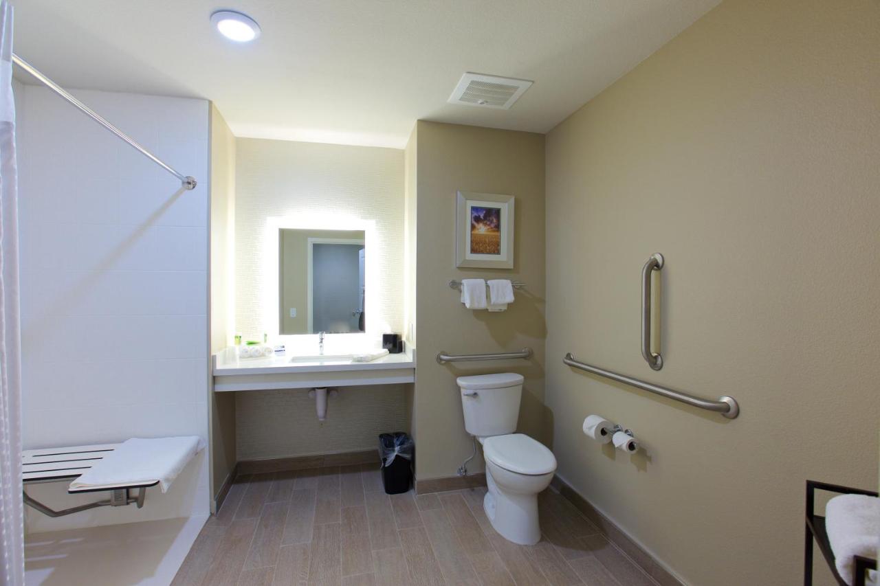 | Holiday Inn Express Fargo SW I94 Medical Center, an IHG Hotel