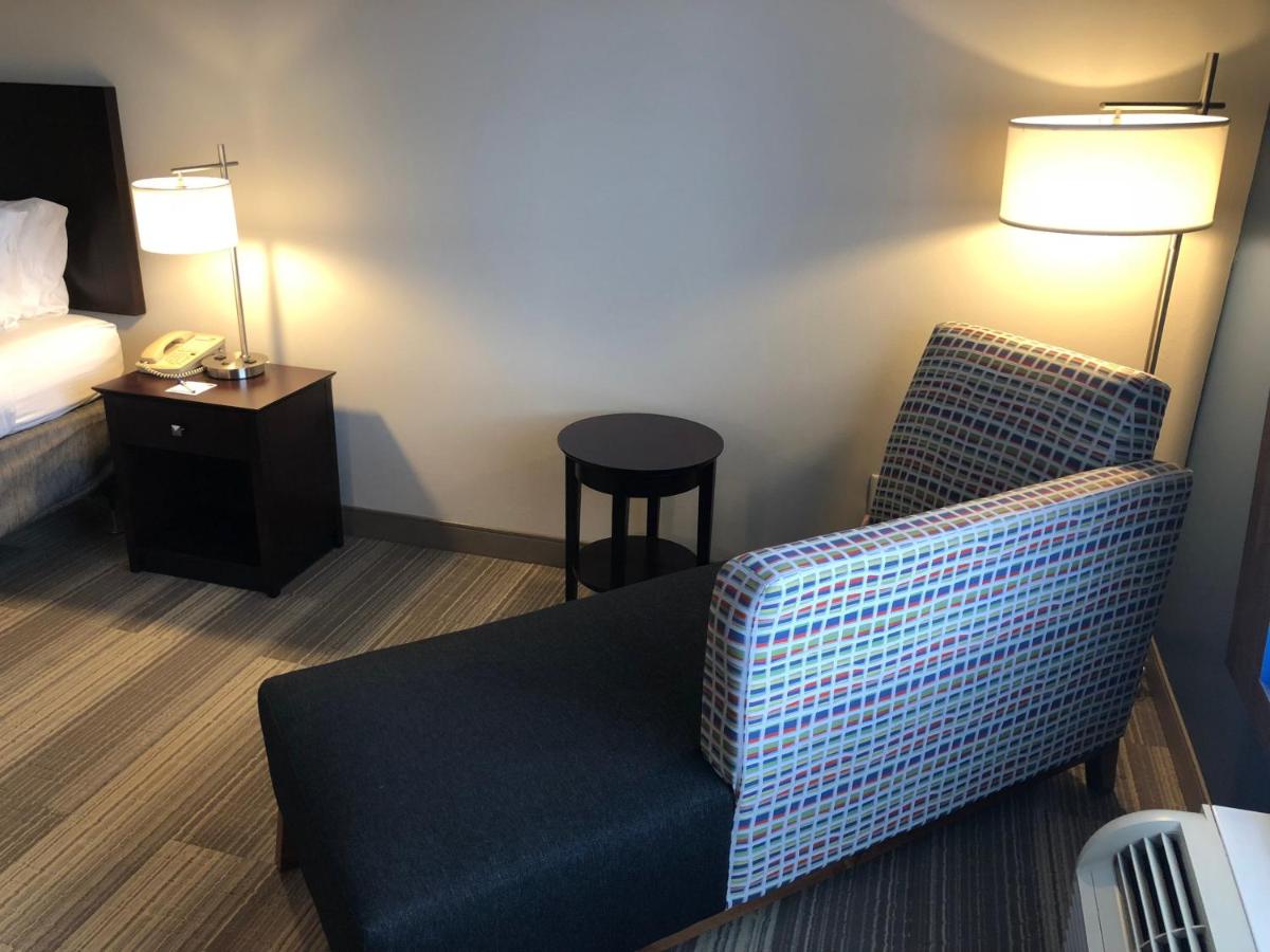 King Room at Comfort Inn Dayton South