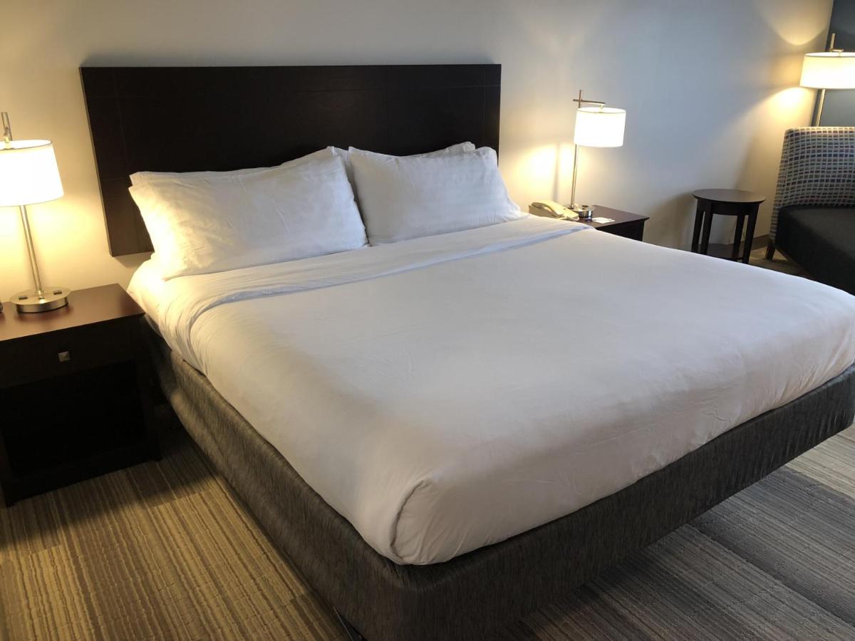 Deluxe King Room at Comfort Inn Dayton South