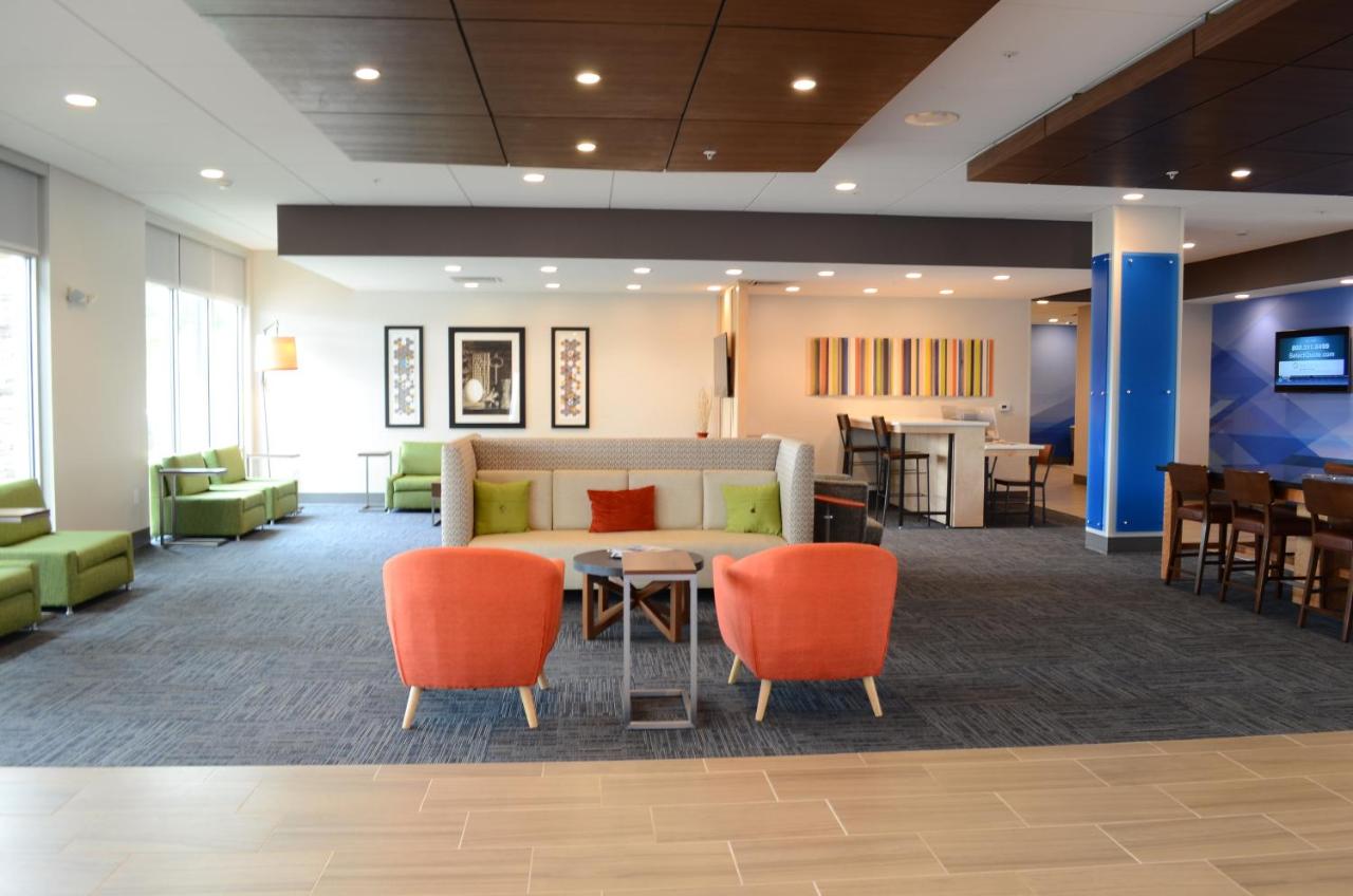 | Holiday Inn Express & Suites Charlotte NE - University Area